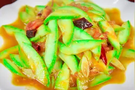 厨师长教你清爽的家常菜“醋溜西葫芦”，3块钱成本，每天必吃视频封面