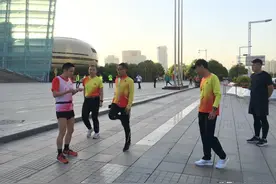 小聂：改善跑动中落地不够放松的秘诀在哪里？看看这个视频就知道图片