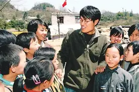 那位感动中国的支教老师徐本禹，曾刺痛大众眼睛，已任县领导2年图片