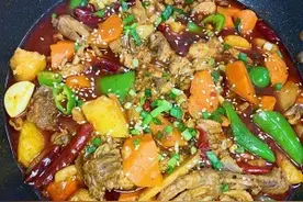 鸡可以有百变的方法吃，各种花式吃鸡，火锅鸡的做法图片