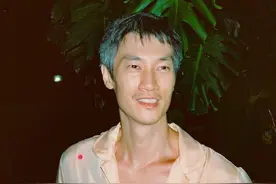 华裔男模创立个人时装品牌，发扬我国非物质文化遗产图片