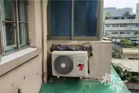邻居的空调外机就在自己卧室窗下！85岁老太实在吃不消：“能不能移远一点，我分担些费用也可以”图片