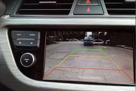 倒车影像非常实用的3个功能，懂得能有效避免刮蹭，开车更安全图片