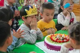 “特烦带蛋糕去幼儿园给娃过生日”宝妈吐槽引网友共鸣：太同意图片