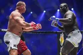 昨天，世界第一大力士18秒KO“黑大壮”！还说他是死肌肉吗？图片