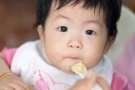 1岁宝宝该怎么喂养？家长别陷误区，常见有六个问题，附养护建议图片