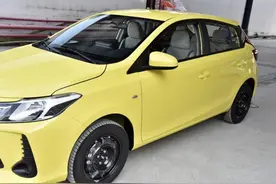 家用车要耐用省油，它四门五座，一公里才3毛多，带你看威驰FS图片