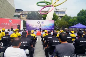 全民参与，文明养犬不掉“链”图片