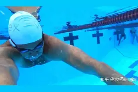 为什么奥运会游泳比赛发枪后禁止潜泳超过15m？图片