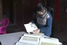 湖南50岁农妇苦练书法20年，每幅卖100元，专家批判毫无艺术可言图片