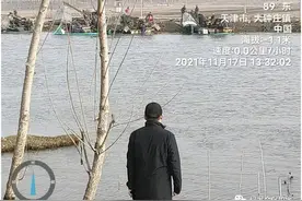 蓟运河渔船捕捞红虫子搞"游击战"，河道管理岂能有“灰色地带”?图片