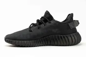 YEEZY推出“黑天使”平替，这就开始整活儿了？图片