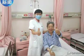 喝尿求生！82岁“倔强奶奶”和64岁女儿被困电梯4天3夜，家住4层别墅上楼洗澡时被困图片