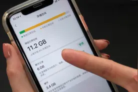 手机卡顿怎么办？教你一招，关闭3个开关，手机不卡顿还省内存图片