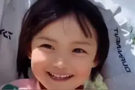 90后单亲奶爸带娃旅行爆红网络，兜兜妈现身却被质疑蹭热度？图片