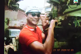 任达华1995年访问广州军区营区图片