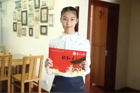 女儿被复旦大学录取，母亲发朋友圈报喜，等来的不是祝福而是心寒图片