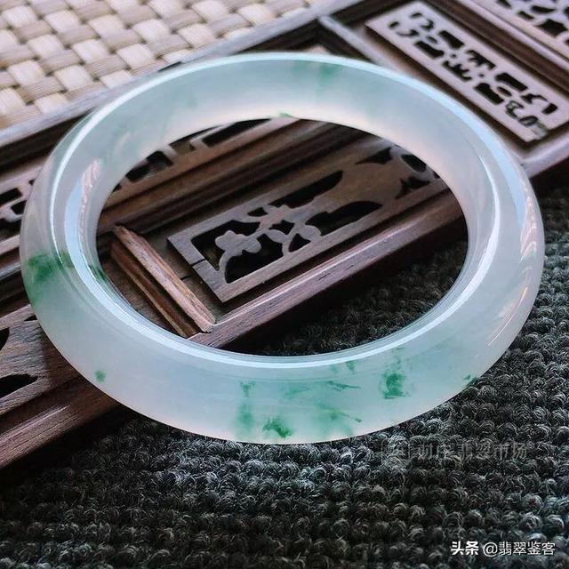 高冰胶底底色飘花 2026年冰胶和高冰