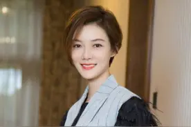 当车晓留着一头长发，终于明白脸偏长的女人，为什么还是短发好看图片