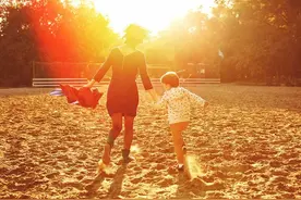 女子本弱，为母则刚图片
