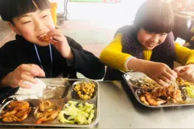 这几种蔬菜，再有营养也别给孩子吃，很可能被“甲醛”泡过图片
