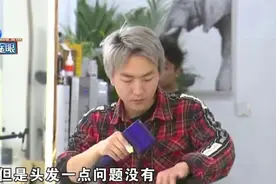 头发烫了两次，还是“自然的直”？图片