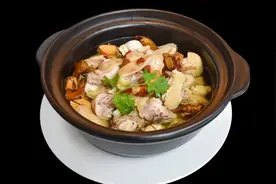在广东人手里，木头炖鸡也能变成一场艳遇图片