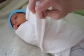 宝宝出生后必须用“包被”吗？包被好不好，影响的是宝宝睡眠体验图片