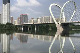 沈阳：小满之日的浑河岸滨水慢道图片