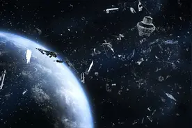 外太空突发爆炸，间谍卫星化为1500个碎片，7名宇航员随时要撤离图片