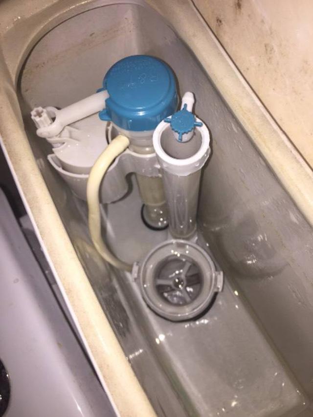 家里马桶下水慢怎么办