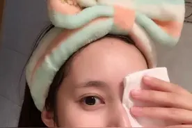 有一问题困扰我多年：为何刚洗完的脸很白嫩，没过多久就暗黄了图片