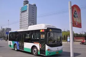五一期间，临沂又有18条公交线路恢复运营，BRT站台内免费换乘也将恢复图片