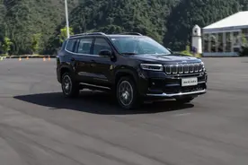 新大指挥官：与汉兰达硬碰硬？2.0T+9AT+四驱，这台7座SUV太帅了图片