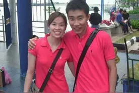 羽坛一哥李宗伟近况，花费千万3个月治愈癌症，37岁娇妻韵味十足图片
