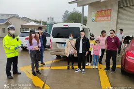 异常眼熟！龙岩高速交警拦下一辆面包车，被车内情况惊呆了图片
