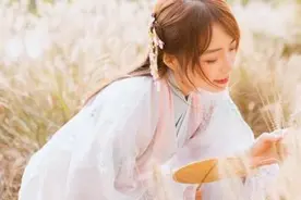 LPL四朵金花古风美照，Rita精致，阿姨甜美，但都比不上他图片