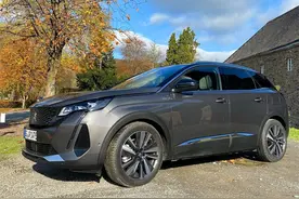 标致的翻身之作？新款3008实车，换全新中控屏，外观更运动图片