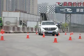 奔驰首款纯电SUV，EQC麋鹿测试的成绩会好吗？图片