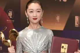 周冬雨成为史上最年轻三金影后，与章子怡周迅并列，小黄鸭变金鸡图片