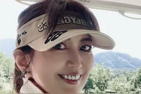 被71岁奶奶逆生长惊艳到，黑丝波浪大长腿，曾获60代选美冠军图片