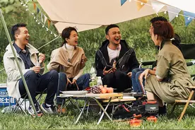 说实话，没想到“凡尔赛”的央视主持人团建，衣品切磋更让我酸图片