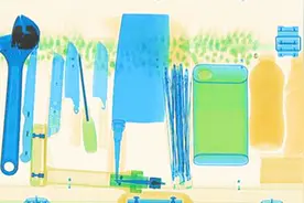 地铁安检能检测出什么？杯子里是什么液体也能看得一清二楚吗？视频封面
