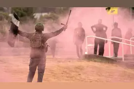美国极左翼大闹波特兰！袭击妇女，欺负传教士，却被右翼组织击溃图片