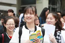 高考后才明白，“走读”与“住校”的差距很明显，希望你没选错图片