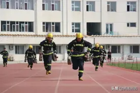 一分钟，消防员可以做什么？图片