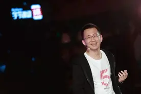 花了一整晚看完一鸣近10年的微博，整理出22条对年轻人的忠告图片