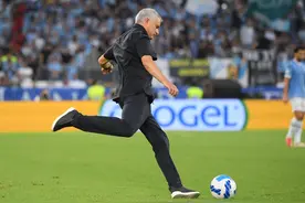 2-3！穆里尼奥又输了：一夜创造9年耻辱纪录，惨遭旧将打脸图片