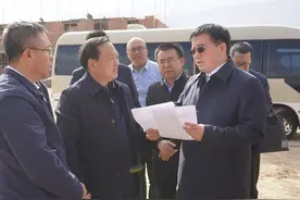 云新明调研我县蒙牛中国乳业产业园项目建设推进情况图片