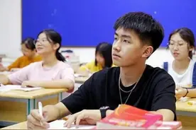 2021年高考成绩公布，哪个省份考得好？考生才发现选择化学并不亏图片